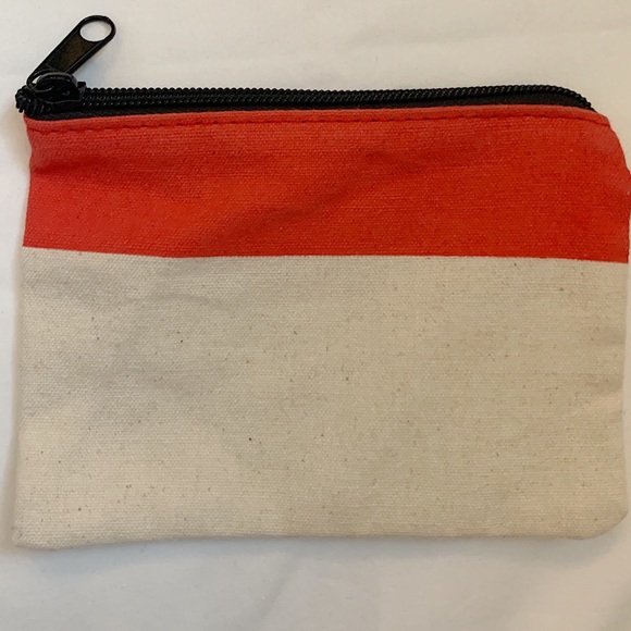 Mini canvas pouch never used!! - Picture 4 of 7
